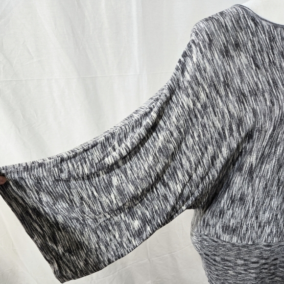 Chico's Gray Metallic Space Dye Dolman Sweater Wide Kimono Sleeves Party - Picture 4 of 9